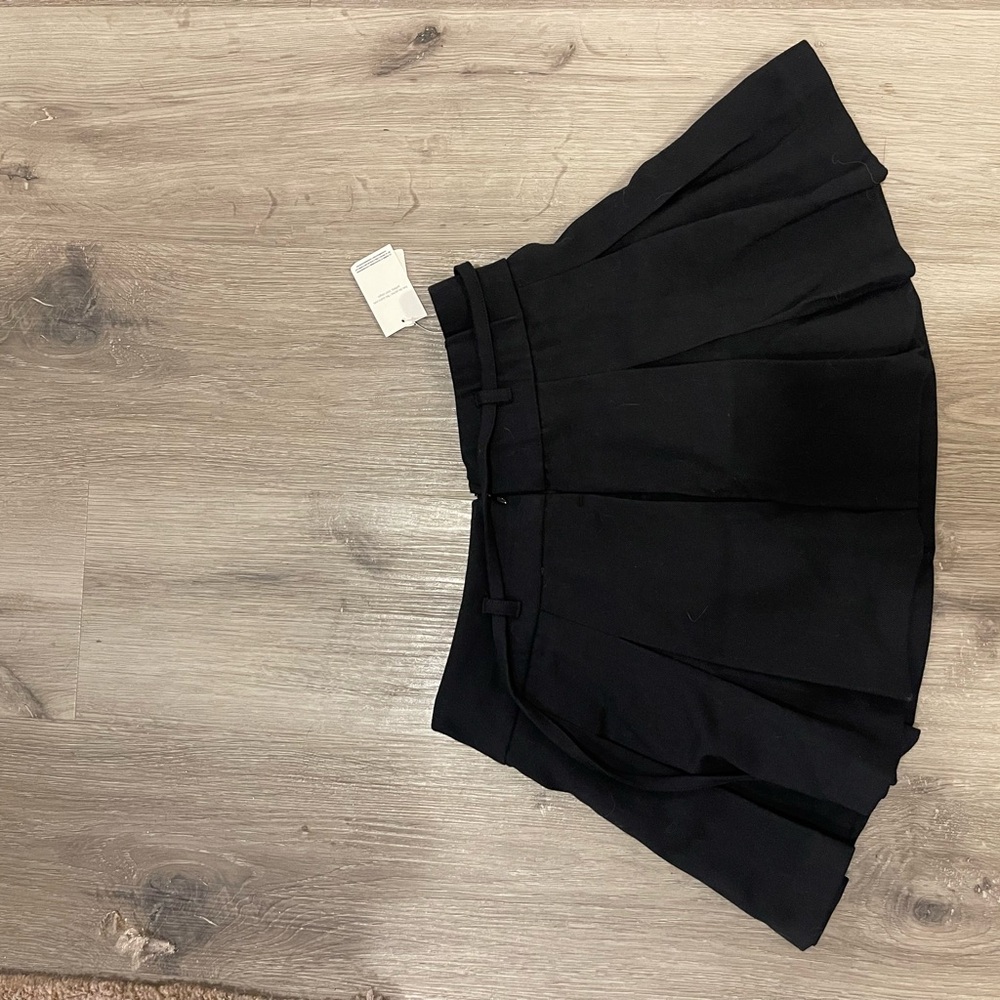 Hollister Black Pleated Skort